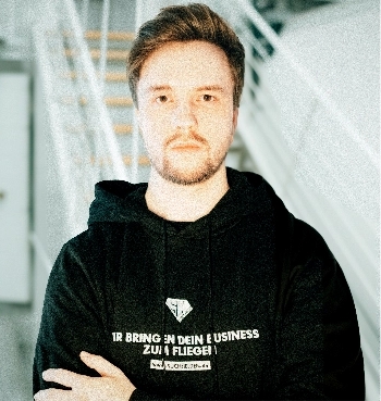 Teammitglied der KI-Helden / Suchhelden GmbH